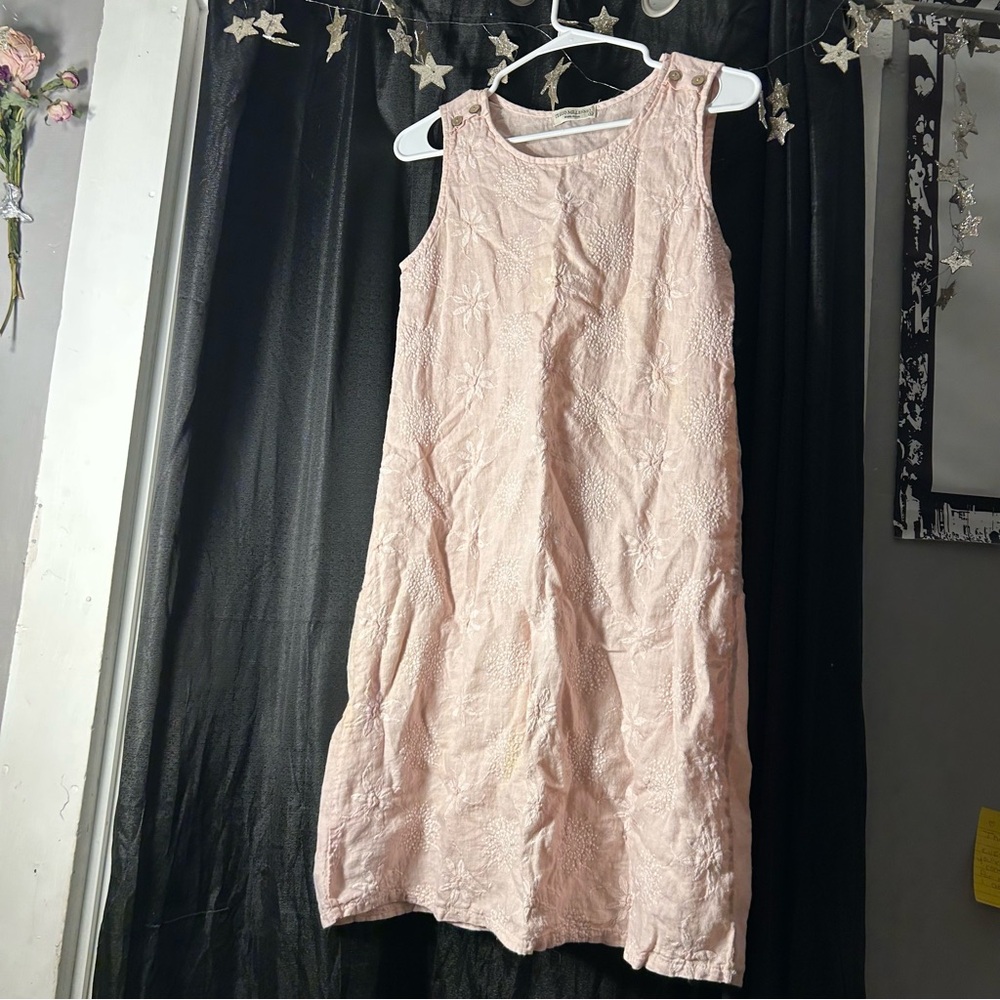 Chic Blush Sleeveless Midi Dress